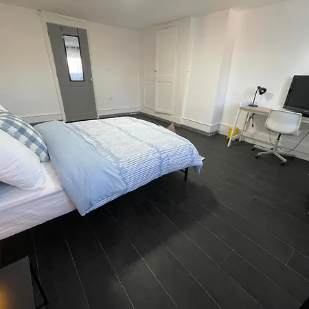Charmante Maison En Centre Apartamento Brionne
