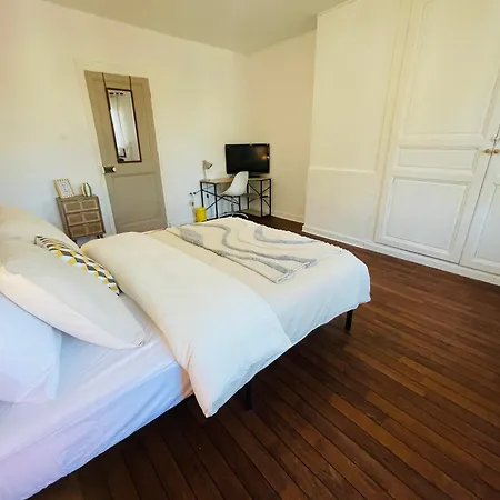 Charmante Maison En Centre Apartamento Brionne