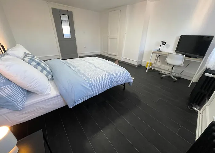 Charmante Maison En Centre Apartment Brionne