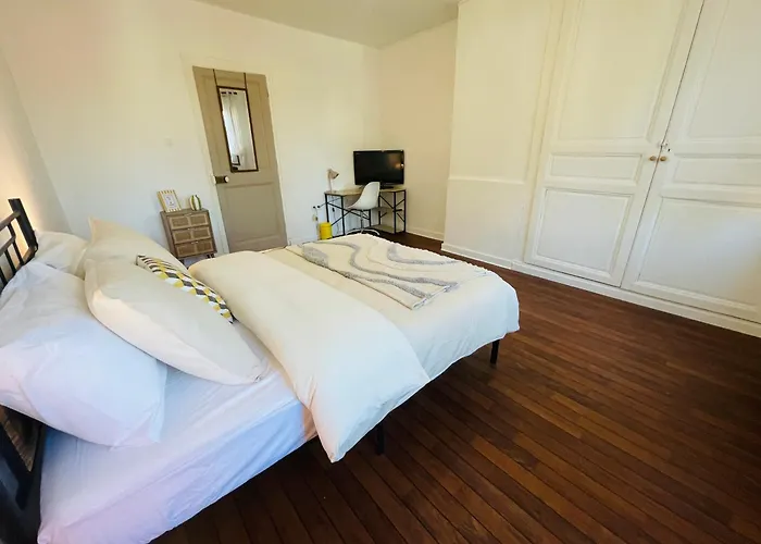 Charmante Maison En Centre Apartment Brionne